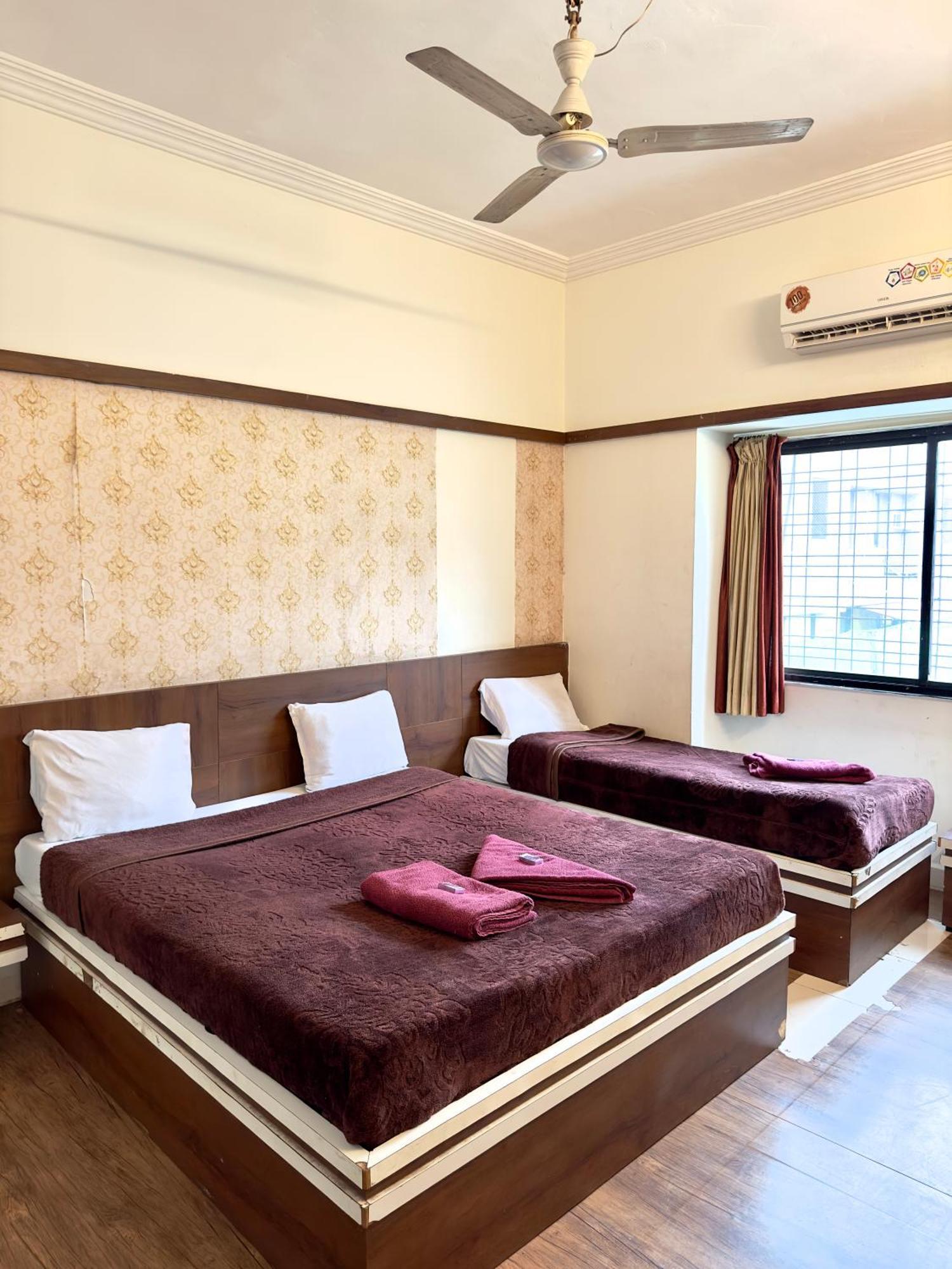 Hotel Laxmibai Palace Shirdi Exterior foto